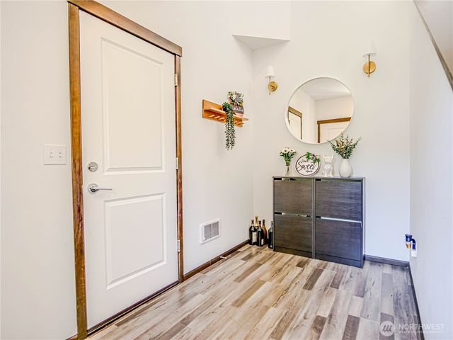 2704 S 120th Place, Seattle, WA 98168