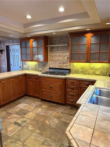 10287 Canyon, Escondido, CA 92026
