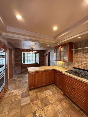 10287 Canyon, Escondido, CA 92026