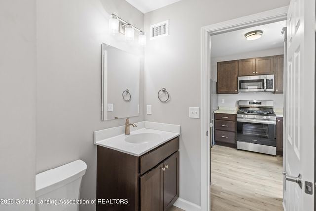 2412 Fernwood Avenue, Lansing, MI 48912