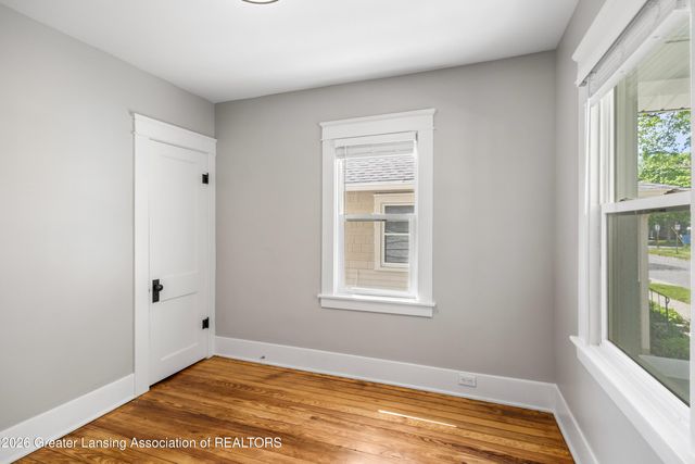 2412 Fernwood Avenue, Lansing, MI 48912