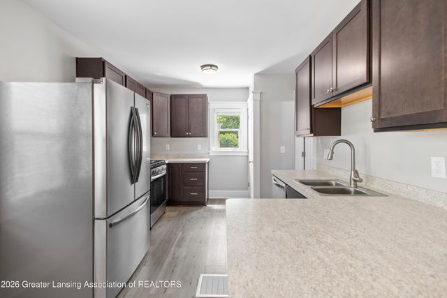 2412 Fernwood Avenue, Lansing, MI 48912