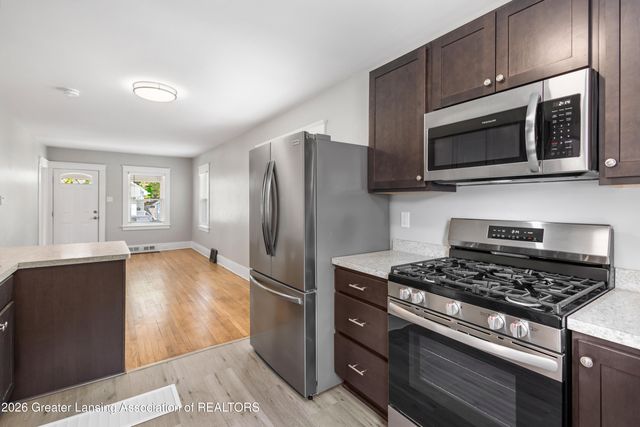 2412 Fernwood Avenue, Lansing, MI 48912