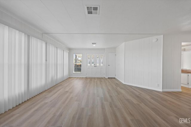 152 Torrey Pine Lane, Bakersfield, CA 93308