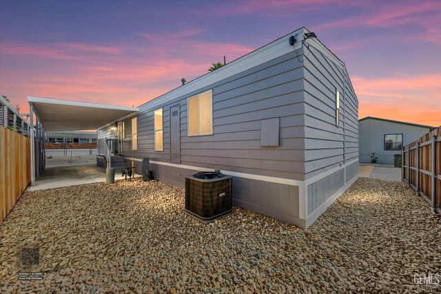 152 Torrey Pine Lane, Bakersfield, CA 93308