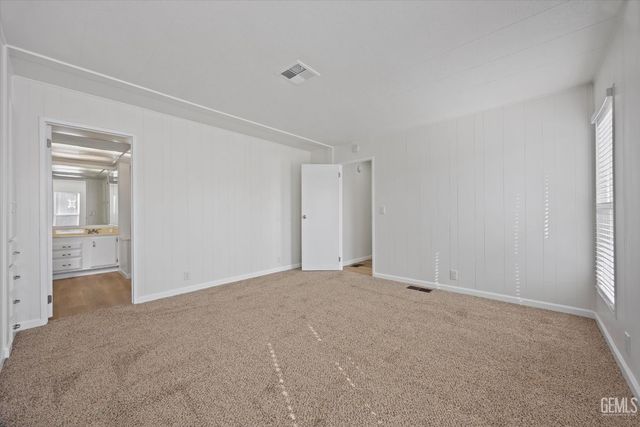 152 Torrey Pine Lane, Bakersfield, CA 93308