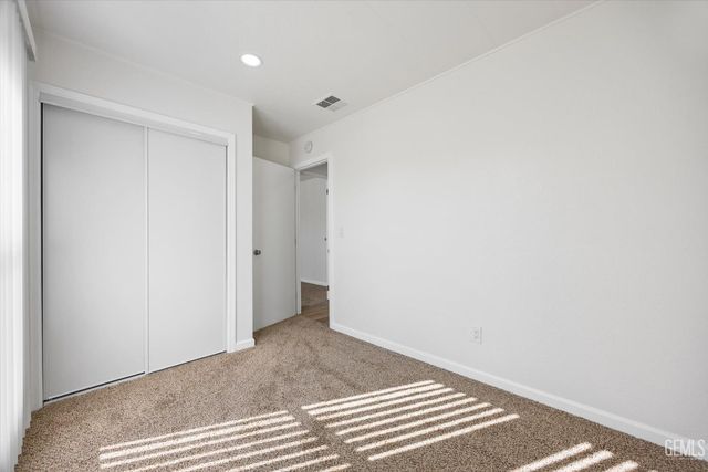 152 Torrey Pine Lane, Bakersfield, CA 93308