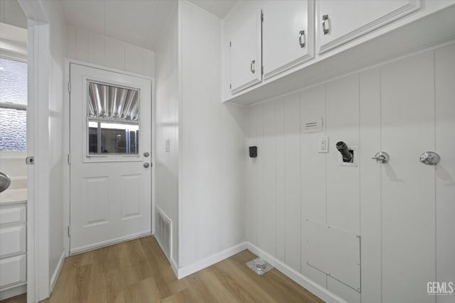 152 Torrey Pine Lane, Bakersfield, CA 93308