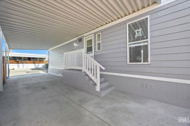 152 Torrey Pine Lane, Bakersfield, CA 93308