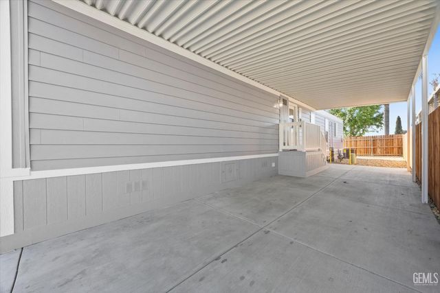 152 Torrey Pine Lane, Bakersfield, CA 93308