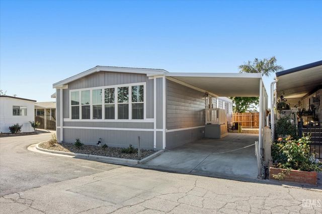 152 Torrey Pine Lane, Bakersfield, CA 93308