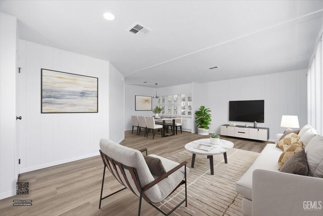 152 Torrey Pine Lane, Bakersfield, CA 93308