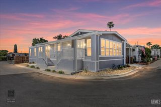 152 Torrey Pine Lane, Bakersfield, CA 93308