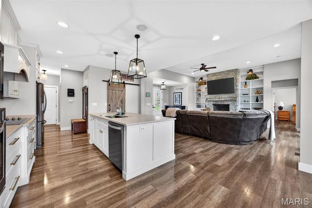 280 Sycamore Lane, Winfield, MO 63389