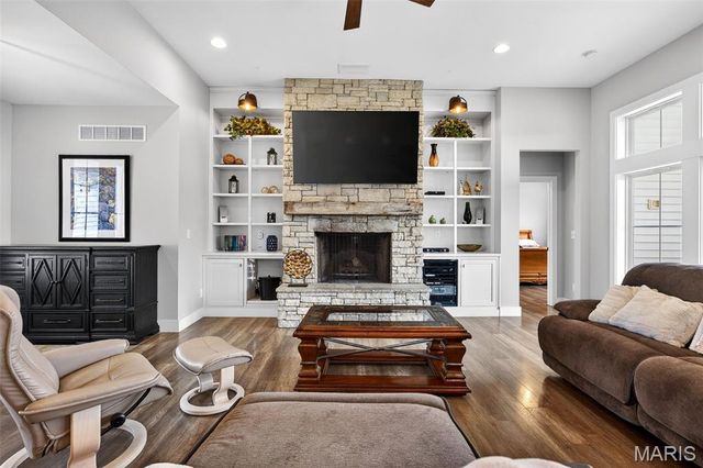 280 Sycamore Lane, Winfield, MO 63389
