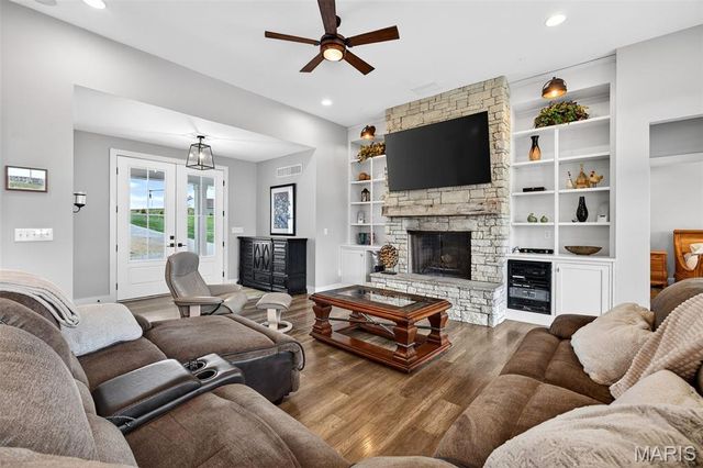 280 Sycamore Lane, Winfield, MO 63389