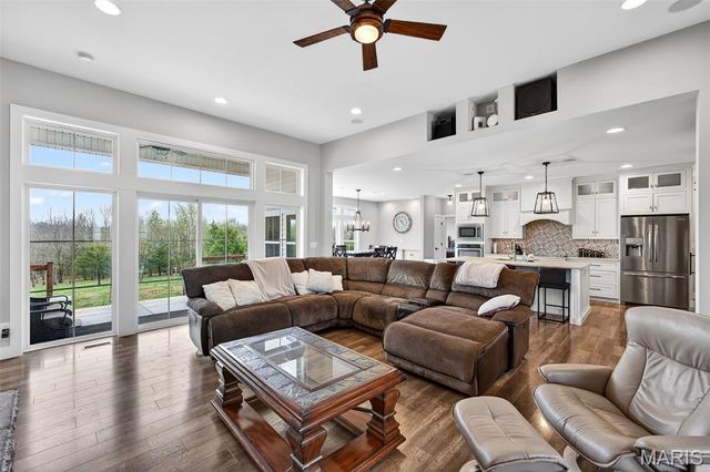 280 Sycamore Lane, Winfield, MO 63389