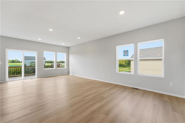 1217 SE Windbreak Street, Lee's Summit, MO 64081