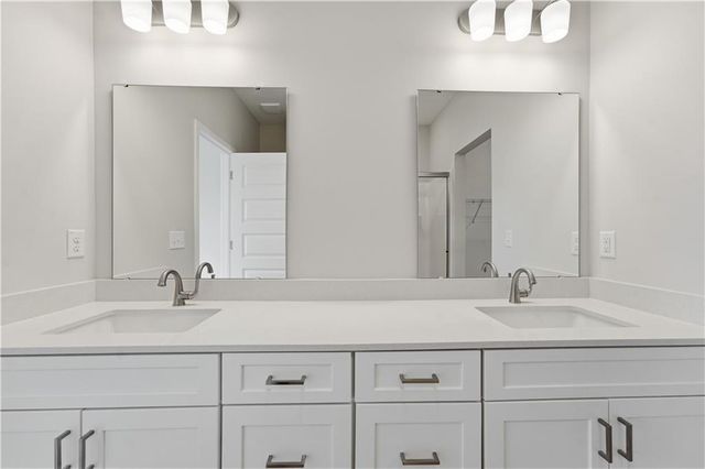 1217 SE Windbreak Street, Lee's Summit, MO 64081