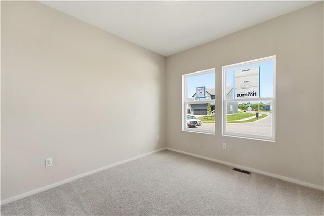 1217 SE Windbreak Street, Lee's Summit, MO 64081
