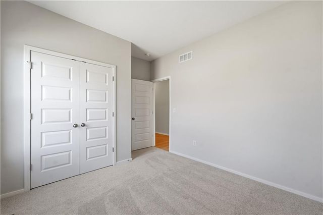 1217 SE Windbreak Street, Lee's Summit, MO 64081