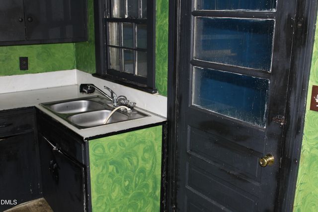 398 N Englewood Drive, Kenly, NC 27542