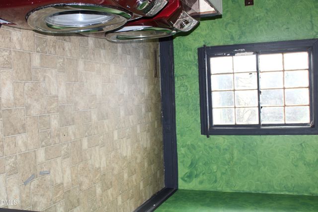 398 N Englewood Drive, Kenly, NC 27542