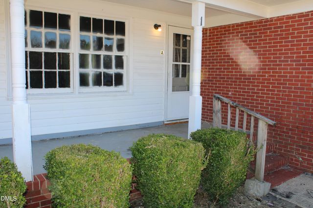 398 N Englewood Drive, Kenly, NC 27542