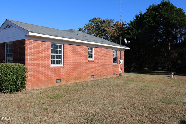 398 N Englewood Drive, Kenly, NC 27542