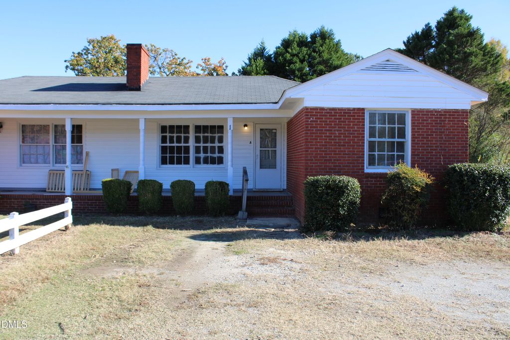 398 N Englewood Drive, Kenly, NC 27542