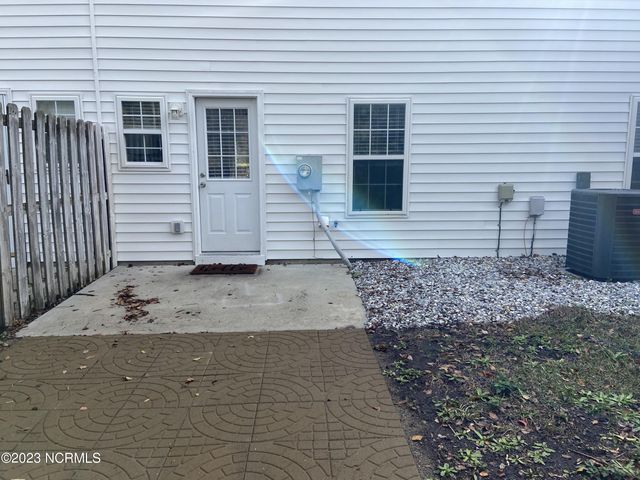 338 Emerald Cove Court, Wilmington, NC 28409