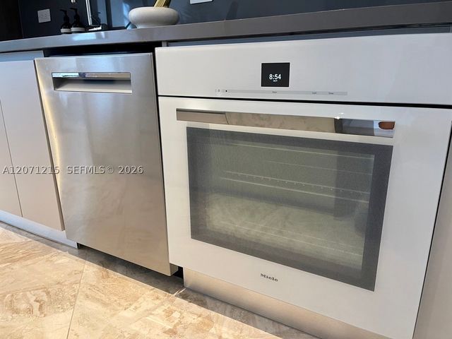 3470 E Coast Ave H0806, Miami, FL 33137