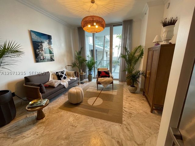 3470 E Coast Ave H0806, Miami, FL 33137