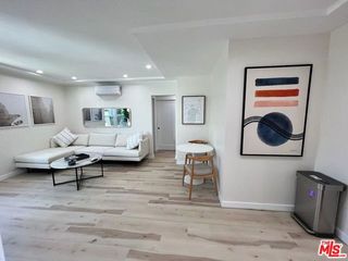 8757 Dorrington Avenue B, West Hollywood, CA 90048