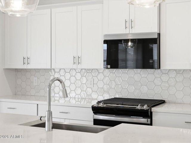 17773 W ILLINI Street, Goodyear, AZ 85338