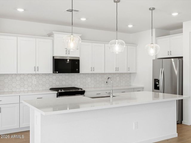17773 W ILLINI Street, Goodyear, AZ 85338