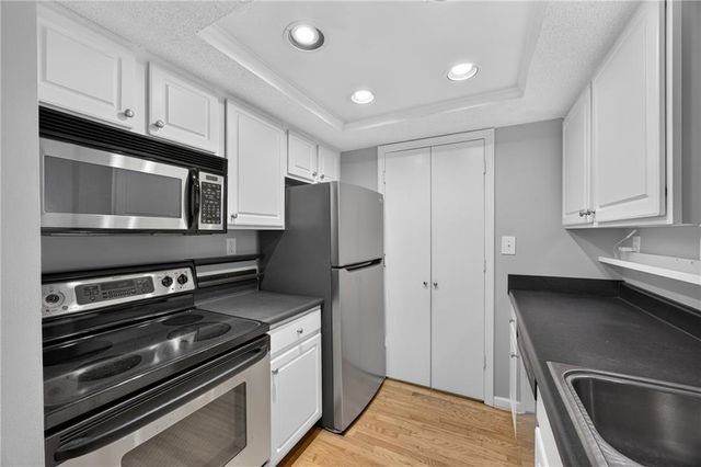 1021 Chastain Park Court NE, Atlanta, GA 30342