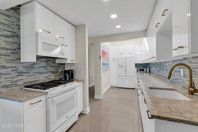 215 W Morgan Avenue 13, Deal, NJ 07723