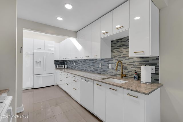 215 W Morgan Avenue 13, Deal, NJ 07723