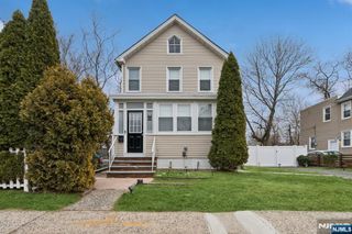 20 Lake Street, East Orange, NJ 07017