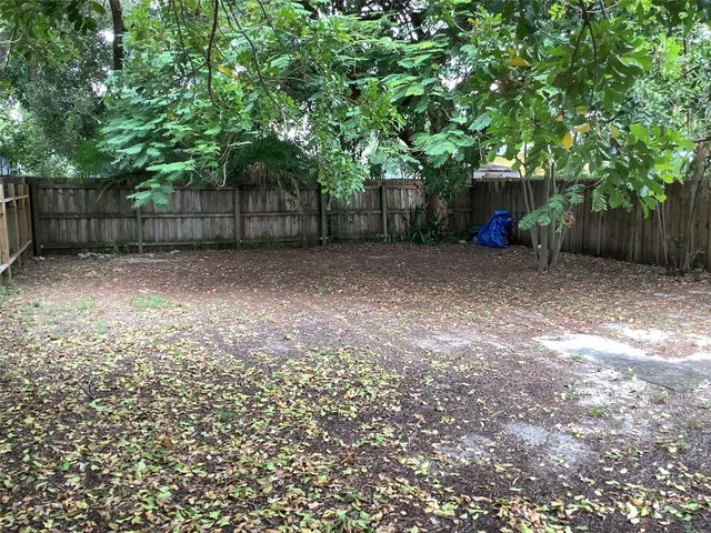 1539 NE 32nd St, Oakland Park, FL 33334