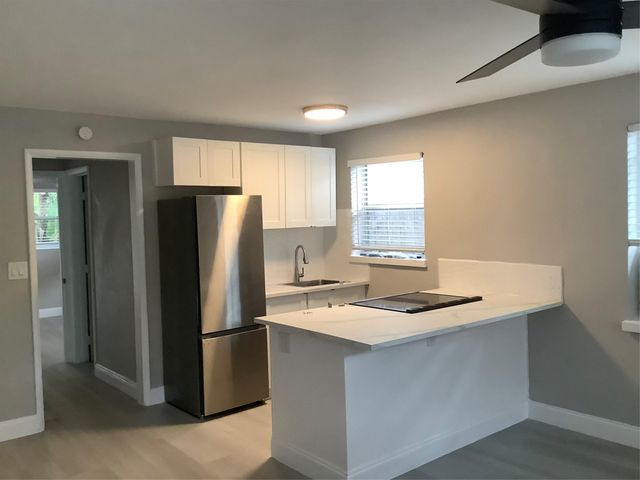 1539 NE 32nd St, Oakland Park, FL 33334