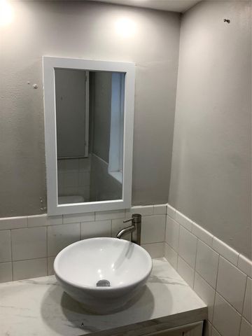 1539 NE 32nd St, Oakland Park, FL 33334