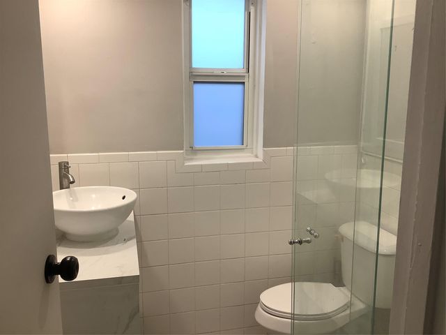 1539 NE 32nd St, Oakland Park, FL 33334