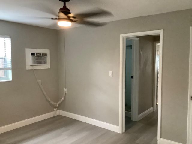 1539 NE 32nd St, Oakland Park, FL 33334