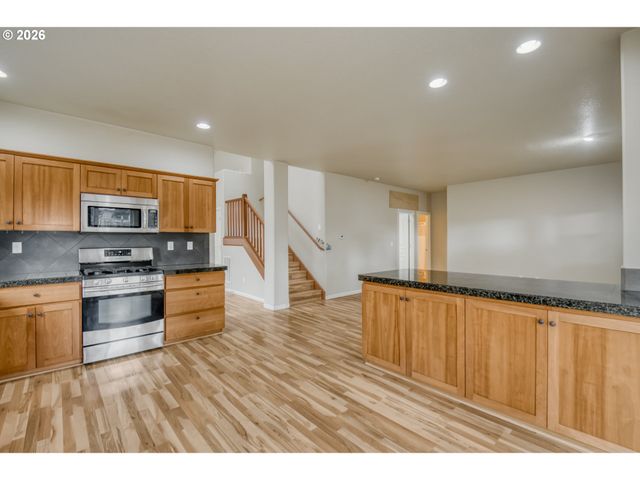21626 Sw PARKIN Ln, Beaverton, OR 97003