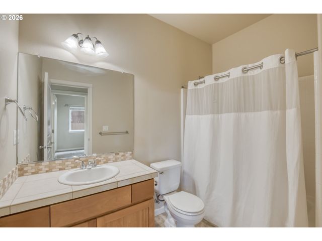 21626 Sw PARKIN Ln, Beaverton, OR 97003