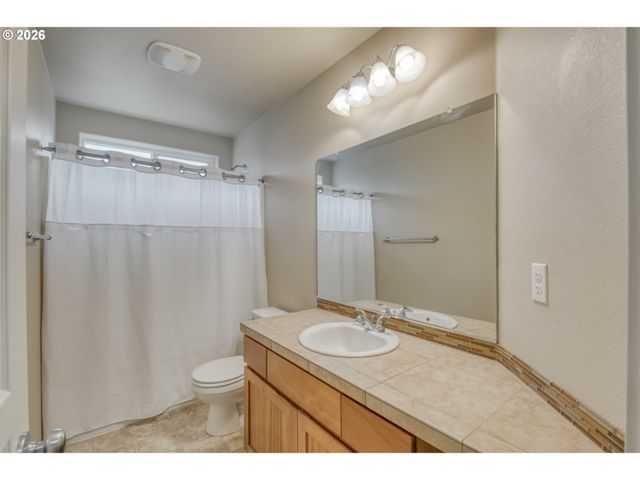 21626 Sw PARKIN Ln, Beaverton, OR 97003