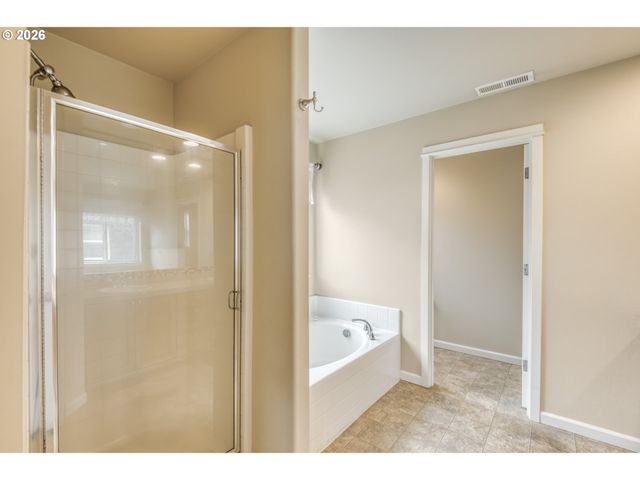 21626 Sw PARKIN Ln, Beaverton, OR 97003