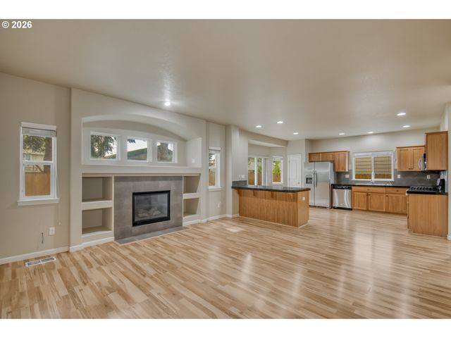 21626 Sw PARKIN Ln, Beaverton, OR 97003